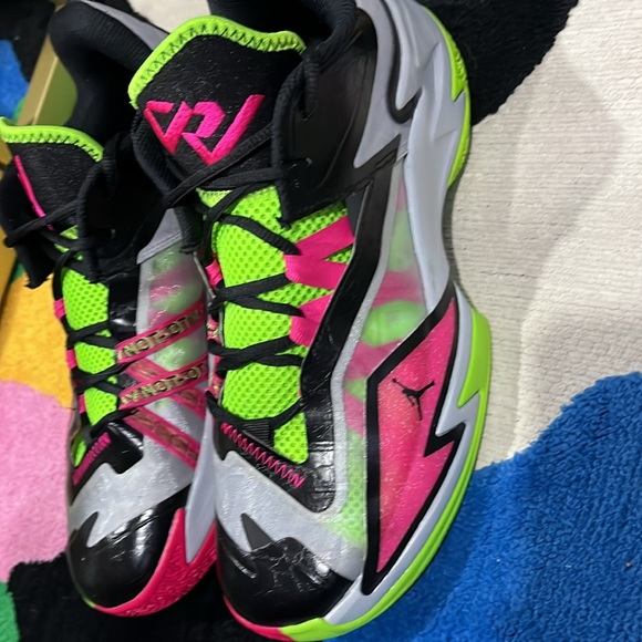 Gently used air Jordan for men worn few times in a mint condition - Picture 3 of 9